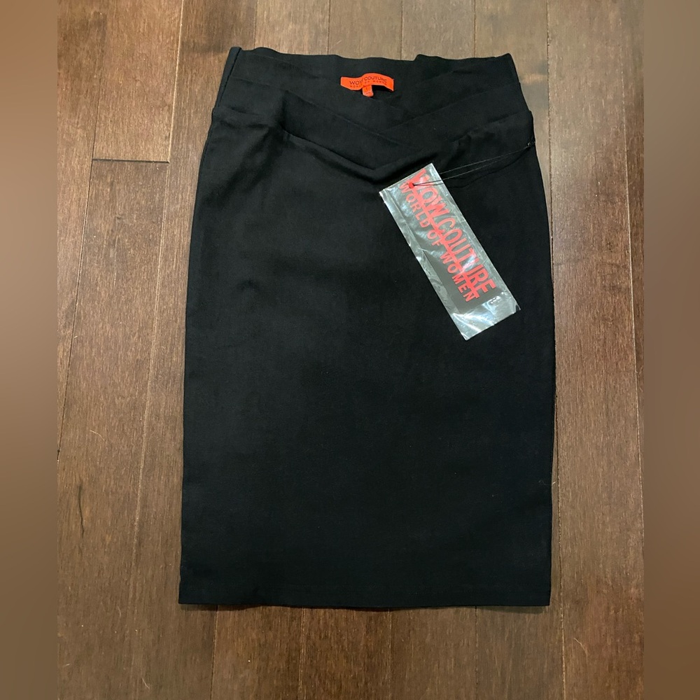 NWT WOW COUTURE WOMEN’S SIZE LARGE BLACK LINED PENCIL SKIRT